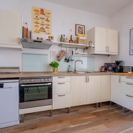 Cruwzo- Grosszuegiges Penthouse Am Arrenberg ヴッパータール