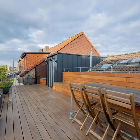 Cruwzo- Grosszuegiges Penthouse Am Arrenberg ヴッパータール