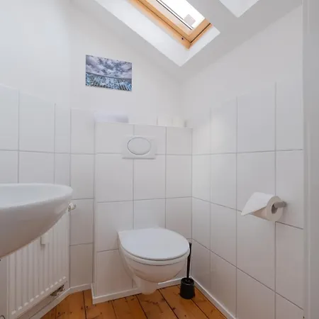 アパート Cruwzo- Grosszuegiges Penthouse Am Arrenberg ヴッパータール