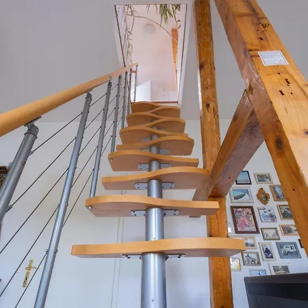 アパート Cruwzo- Grosszuegiges Penthouse Am Arrenberg ヴッパータール