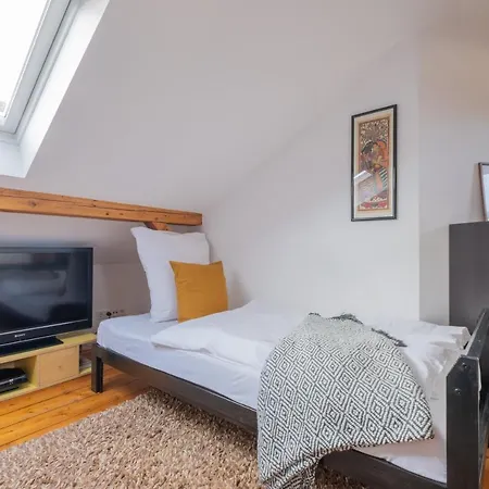 Grosszuegiges Penthouse Am Arrenberg *
