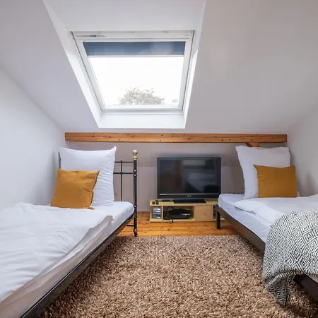 Cruwzo- Grosszuegiges Penthouse Am Arrenberg ヴッパータール