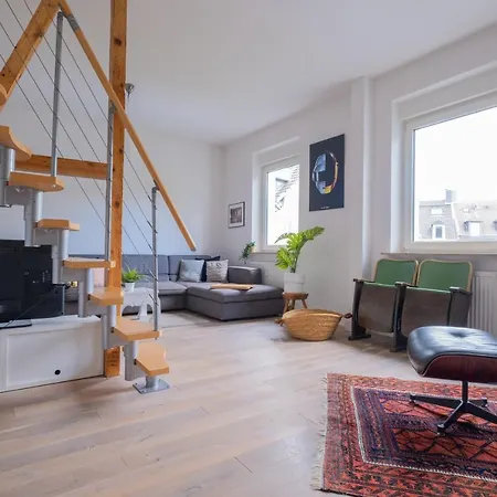 Cruwzo- Grosszuegiges Penthouse Am Arrenberg